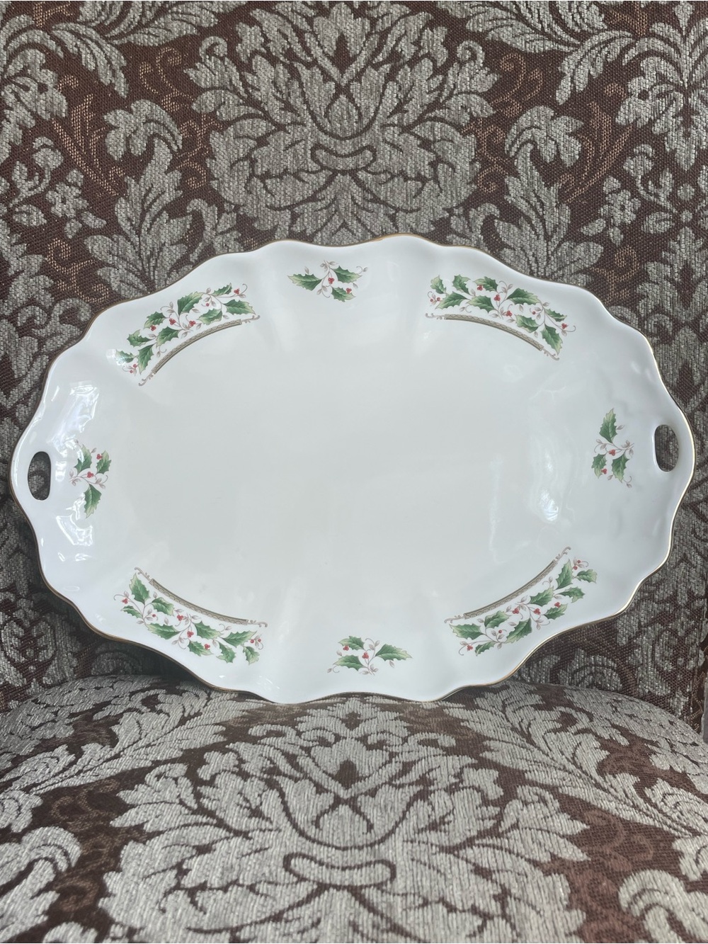 Scalloped Edge Royal Limited Holly Holiday Oval Serving Platter Christmas China